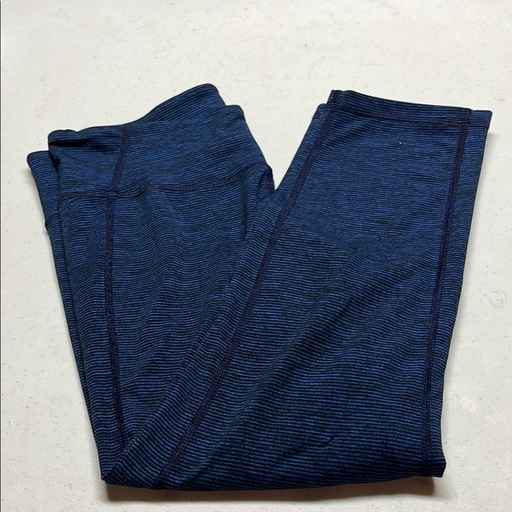 Old Navy Active Blue Capri Leggings Women’s Athletic Workout Pants Medium